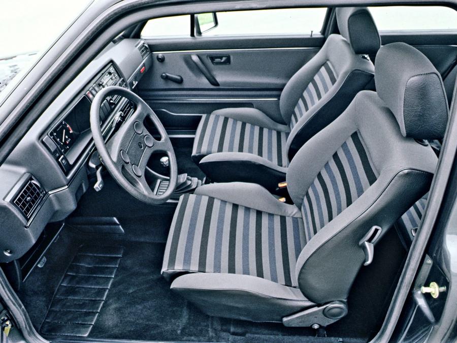  Volkswagen Golf GTi 16V 1986 года  (фото 6 из 9)